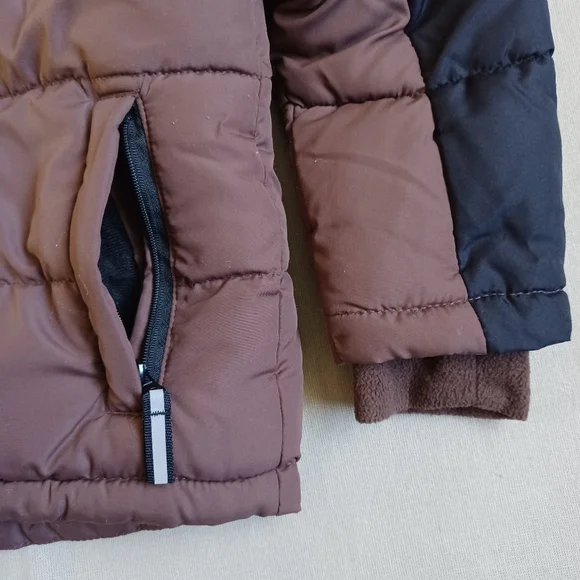 Eddie Bauer Kid's Puffer Jacket - Picture 3 of 8